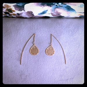 Gold tear drop earrings